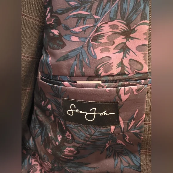 Mens 38r SEAN JOHN 2 Piece Gray/Purple Windowpane Suit. - Picture 2 of 7